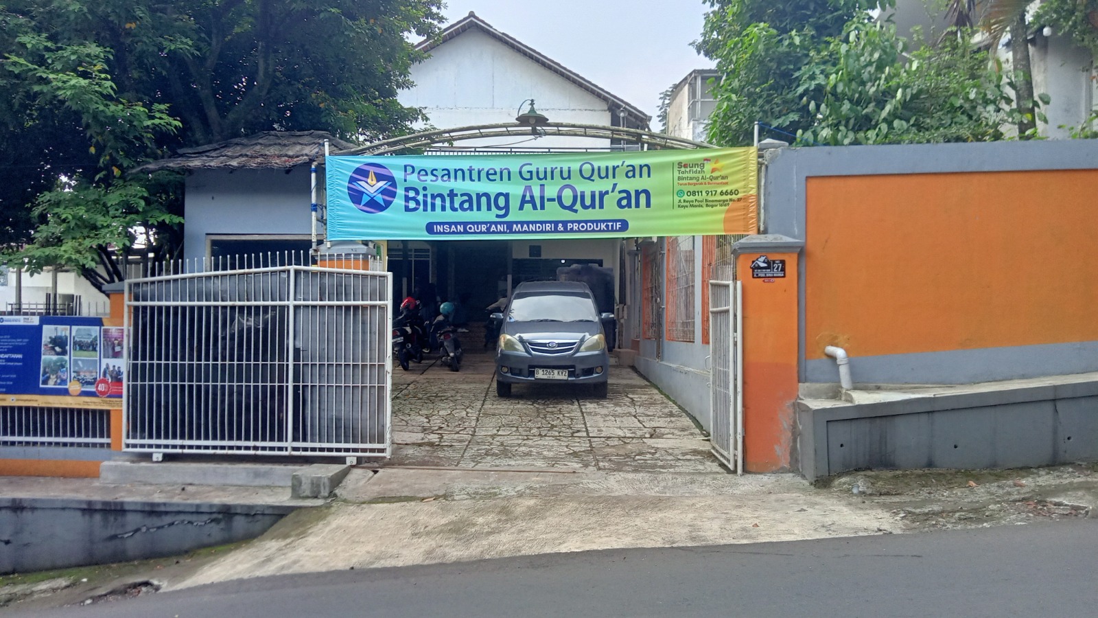 Santri Menghafal Al-Qur'an